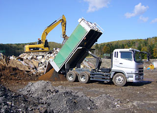 産業廃棄物の収集運搬 写真